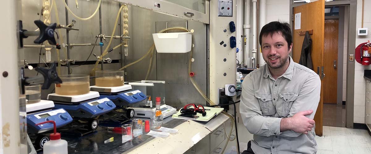 BBE student in a lab.