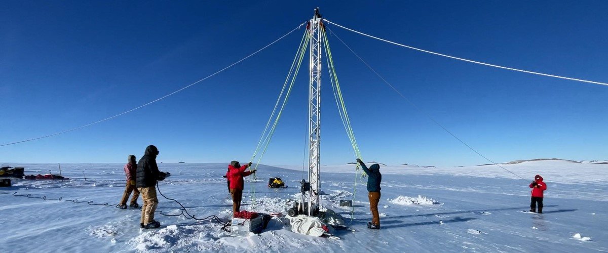 COLDEX researchers at work in Antarctica AUSTIN CARTER