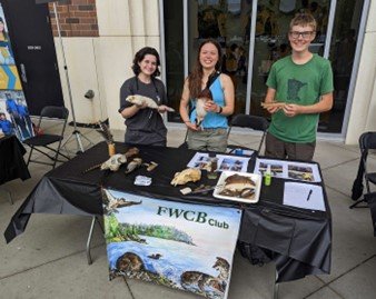 FWCB Club officers tabling at Explore U, a Welcome Week event for freshmen.